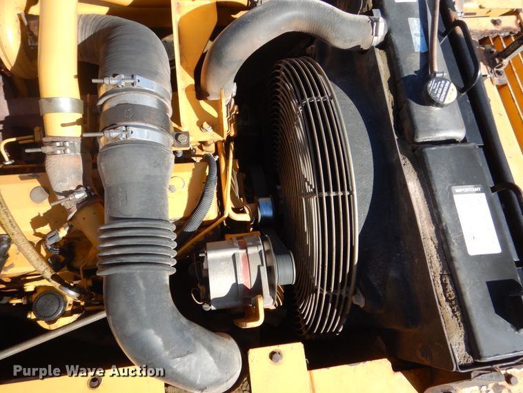 image for item HI9807 2006 John Deere 200C LC  excavator