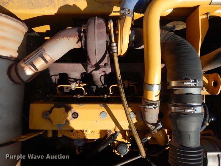 image for item HI9807 2006 John Deere 200C LC  excavator