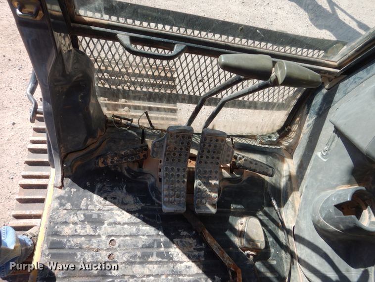 image for item HI9807 2006 John Deere 200C LC  excavator