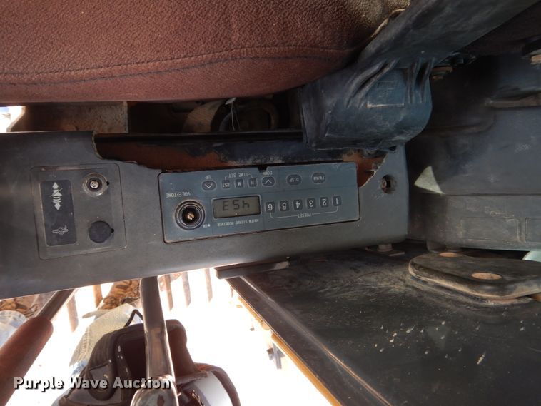 image for item HI9807 2006 John Deere 200C LC  excavator