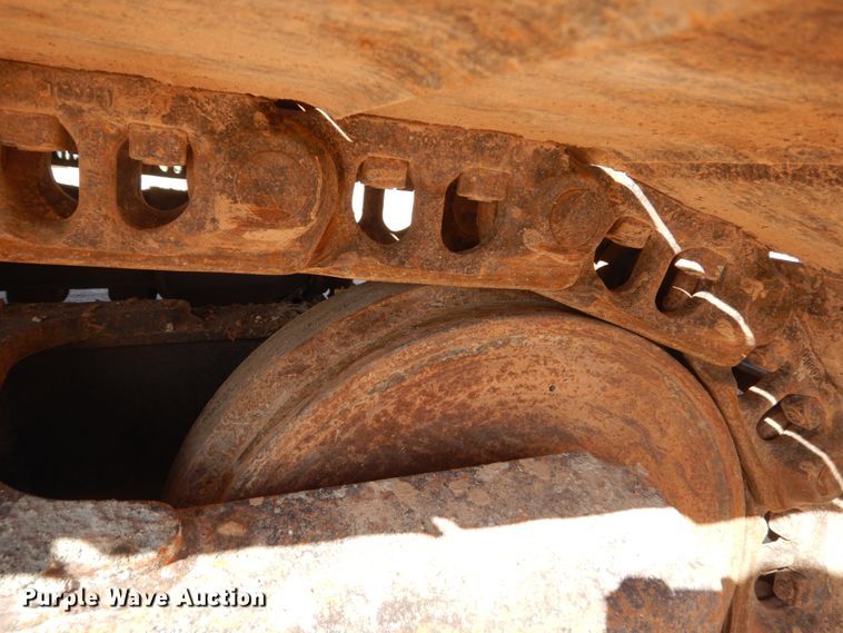 image for item HI9807 2006 John Deere 200C LC  excavator