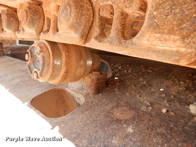 image for item HI9807 2006 John Deere 200C LC  excavator