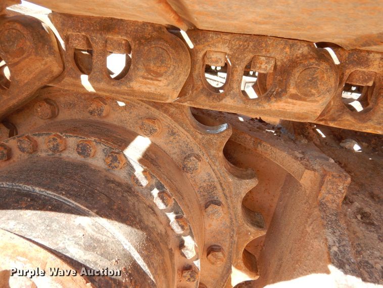 image for item HI9807 2006 John Deere 200C LC  excavator