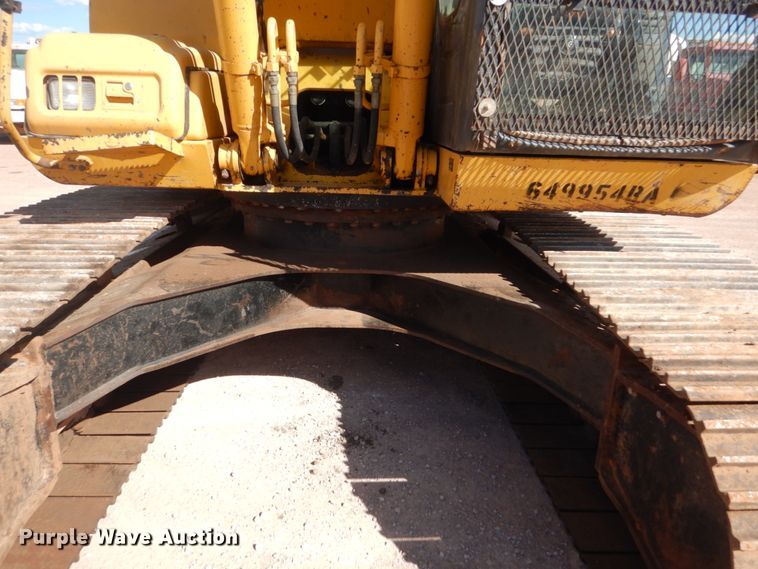 image for item HI9807 2006 John Deere 200C LC  excavator