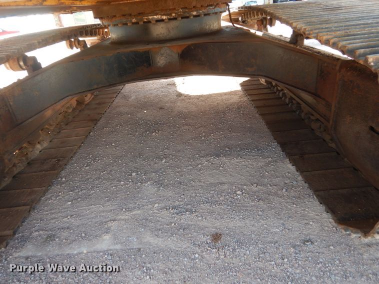 image for item HI9807 2006 John Deere 200C LC  excavator