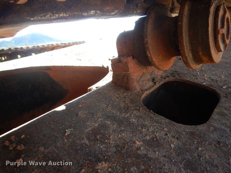 image for item HI9807 2006 John Deere 200C LC  excavator