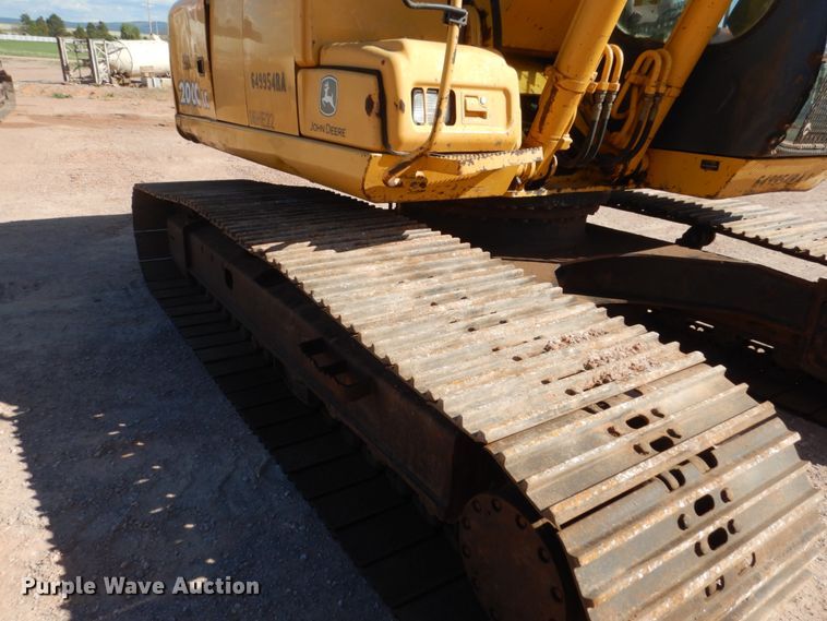 image for item HI9807 2006 John Deere 200C LC  excavator