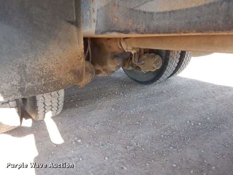 image for item HI9811 1984 International S2500  dump truck