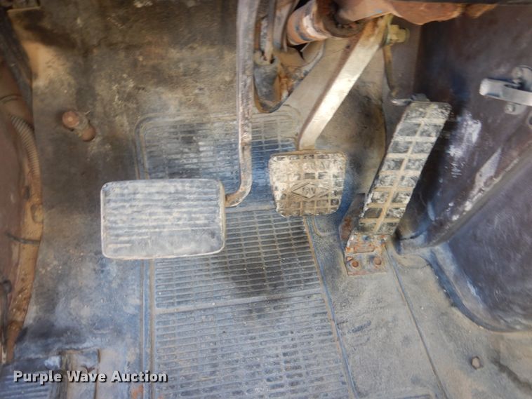 image for item HI9811 1984 International S2500  dump truck