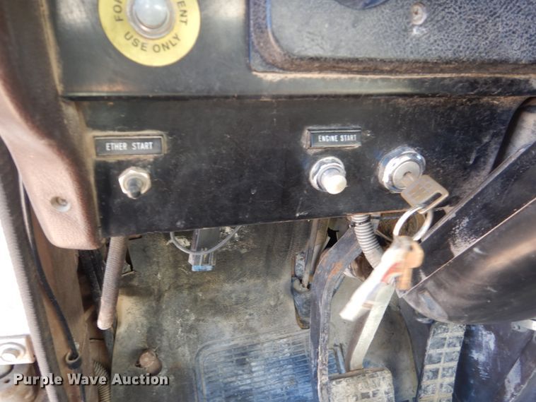 image for item HI9811 1984 International S2500  dump truck