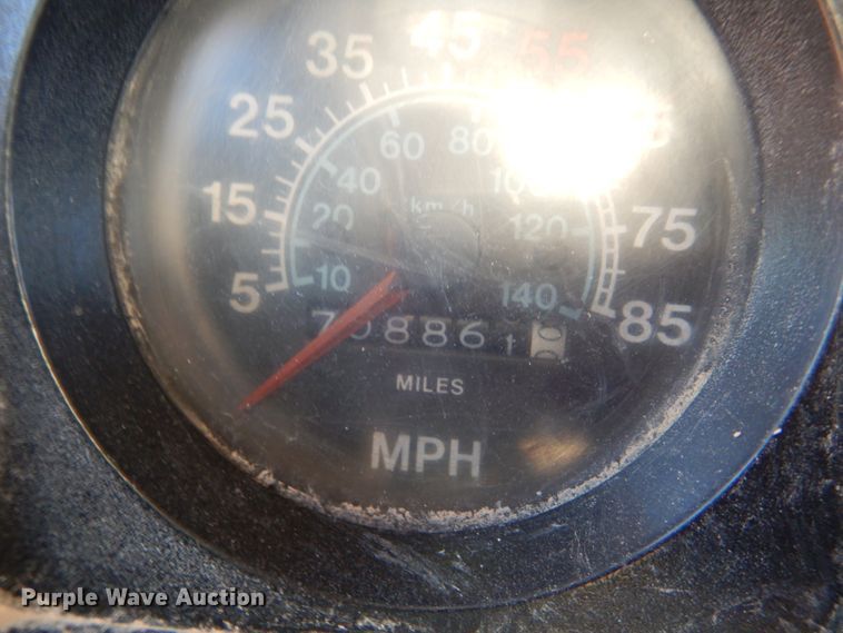 image for item HI9811 1984 International S2500  dump truck