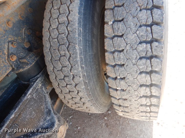 image for item HI9811 1984 International S2500  dump truck