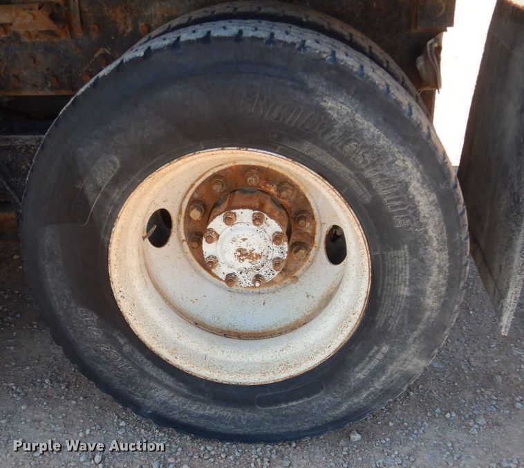 image for item HI9811 1984 International S2500  dump truck