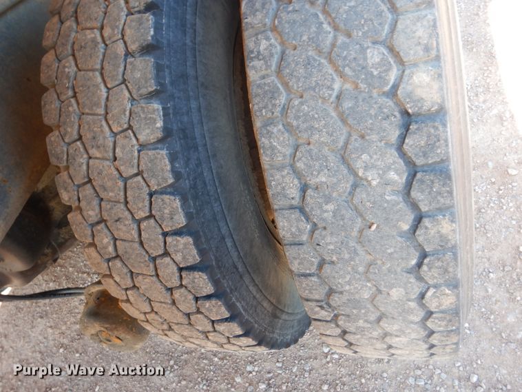 image for item HI9811 1984 International S2500  dump truck