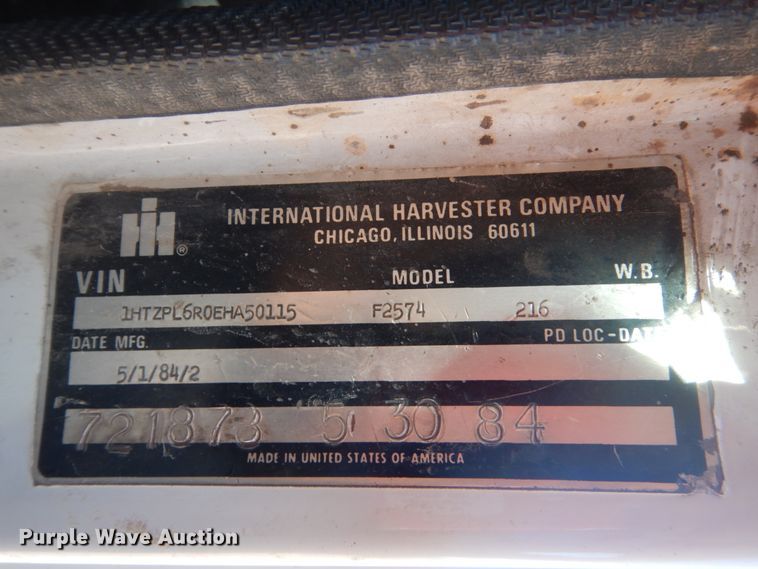 image for item HI9811 1984 International S2500  dump truck