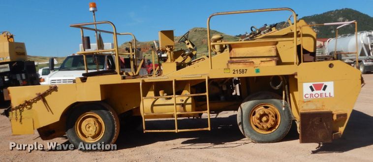 image for item HI9813 Etnyre  chip spreader