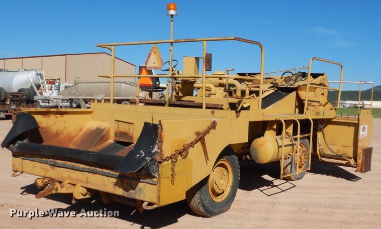 image for item HI9813 Etnyre  chip spreader