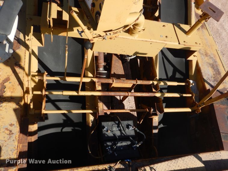 image for item HI9813 Etnyre  chip spreader