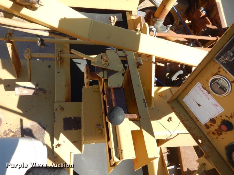 image for item HI9813 Etnyre  chip spreader