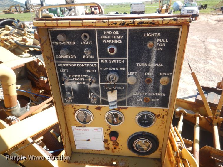 image for item HI9813 Etnyre  chip spreader