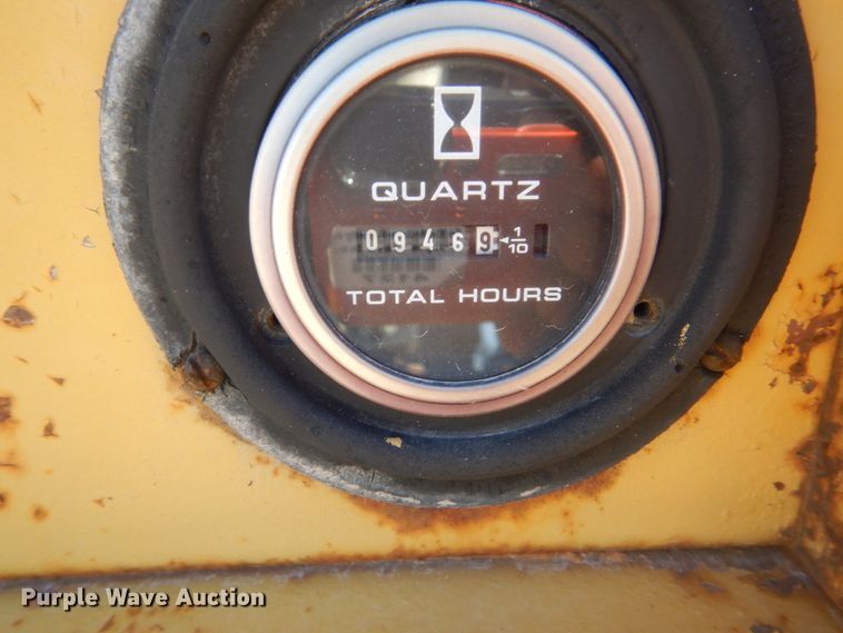 image for item HI9813 Etnyre  chip spreader