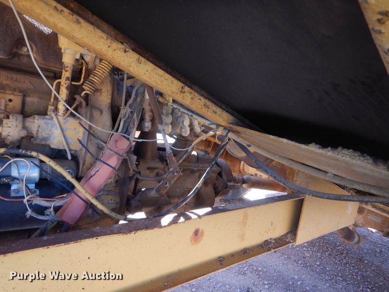 image for item HI9813 Etnyre  chip spreader