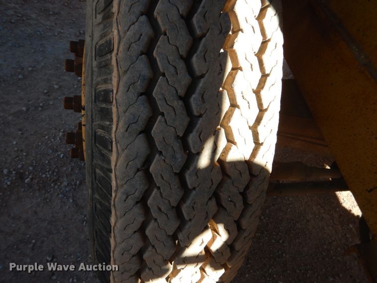 image for item HI9813 Etnyre  chip spreader