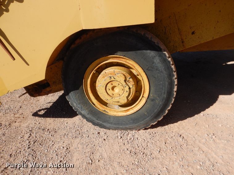 image for item HI9813 Etnyre  chip spreader