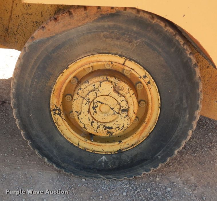 image for item HI9813 Etnyre  chip spreader