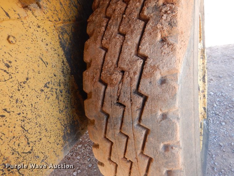 image for item HI9813 Etnyre  chip spreader