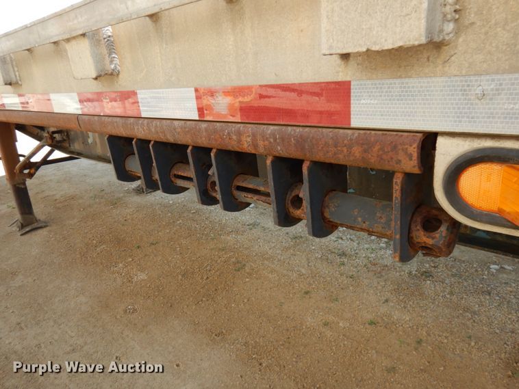 image for item IT9338 1993 Wilson  flatbed trailer