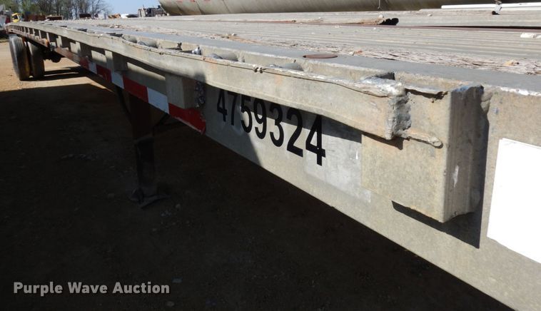 image for item IT9338 1993 Wilson  flatbed trailer