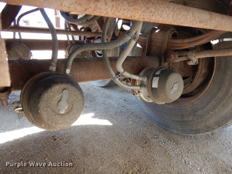 image for item IT9338 1993 Wilson  flatbed trailer