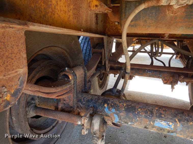 image for item IT9338 1993 Wilson  flatbed trailer