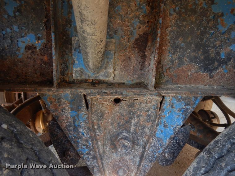 image for item IT9338 1993 Wilson  flatbed trailer