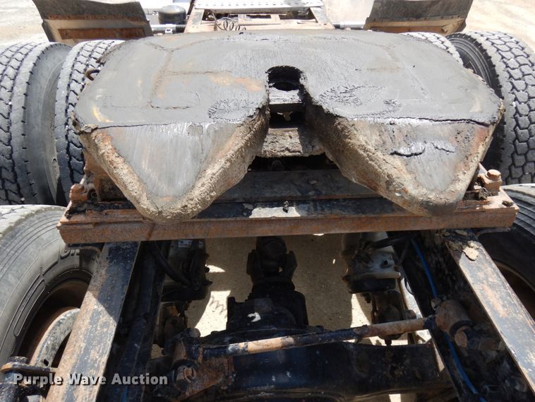 image for item IT9341 2007 Freightliner Business Class M2  semi truck