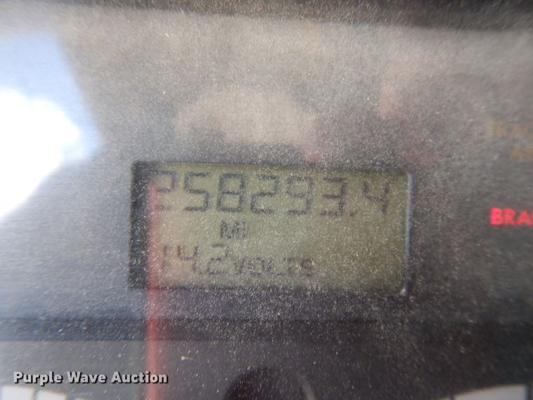 image for item IT9341 2007 Freightliner Business Class M2  semi truck