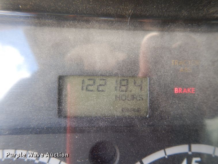 image for item IT9341 2007 Freightliner Business Class M2  semi truck