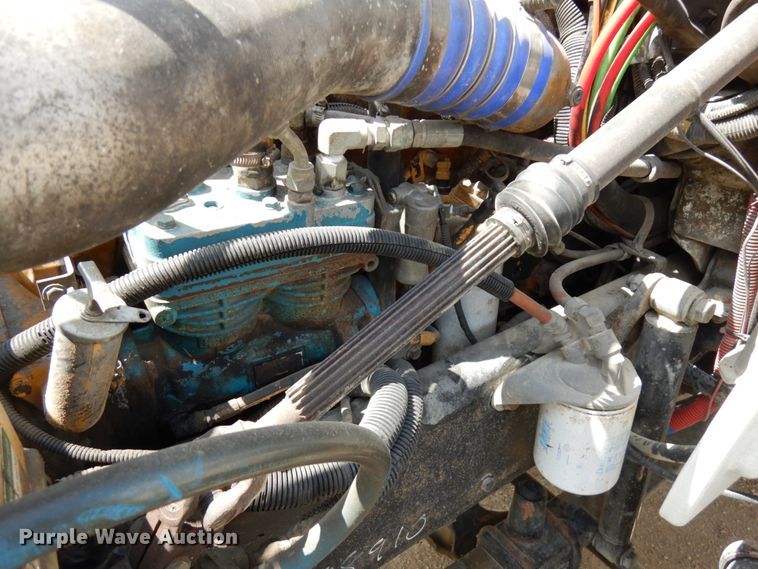 image for item IT9341 2007 Freightliner Business Class M2  semi truck