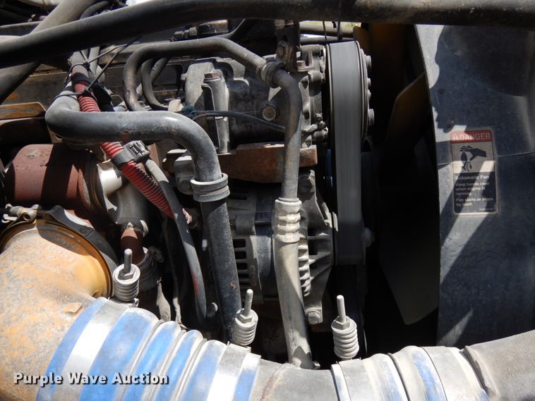 image for item IT9341 2007 Freightliner Business Class M2  semi truck