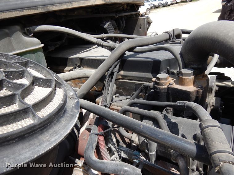 image for item IT9341 2007 Freightliner Business Class M2  semi truck