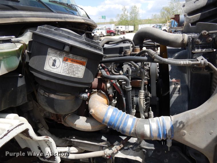 image for item IT9341 2007 Freightliner Business Class M2  semi truck