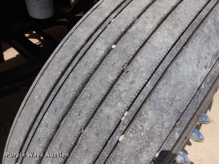 image for item IT9341 2007 Freightliner Business Class M2  semi truck