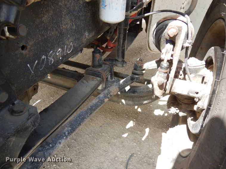 image for item IT9341 2007 Freightliner Business Class M2  semi truck