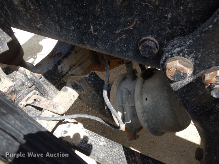 image for item IT9341 2007 Freightliner Business Class M2  semi truck