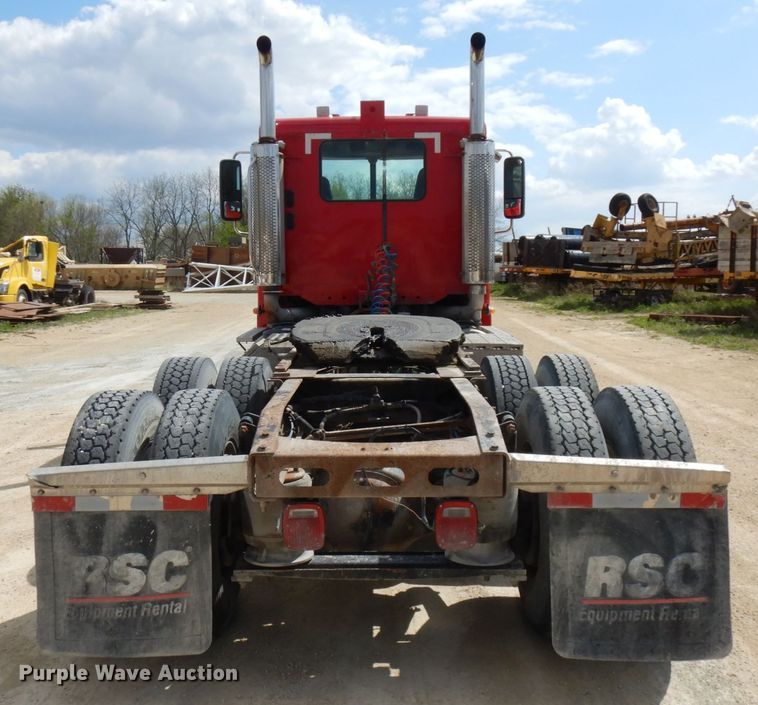 image for item IT9343 2007 Freightliner Columbia  semi truck