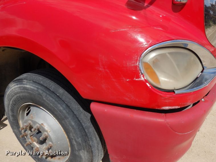 image for item IT9343 2007 Freightliner Columbia  semi truck