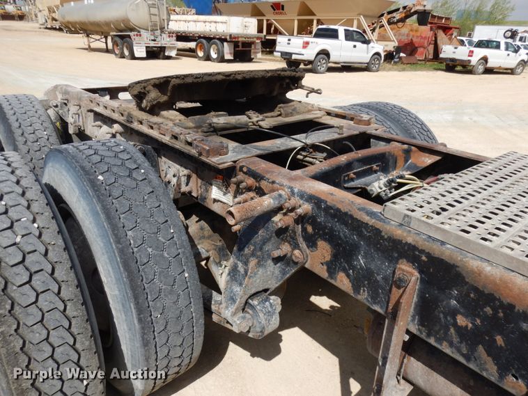 image for item IT9343 2007 Freightliner Columbia  semi truck