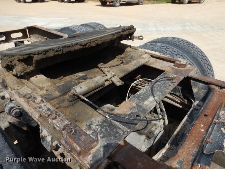 image for item IT9343 2007 Freightliner Columbia  semi truck