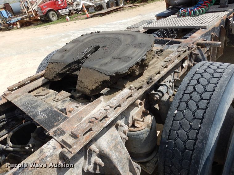 image for item IT9343 2007 Freightliner Columbia  semi truck